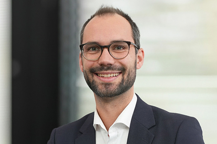 Dr. Thorsten Bischof